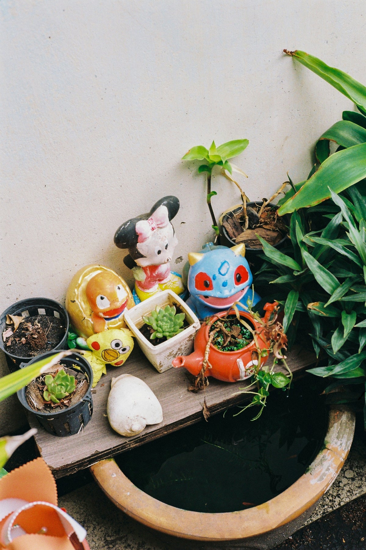 Novelty Planters and Plant Stands: How to Use Character Pieces as Accent Decor