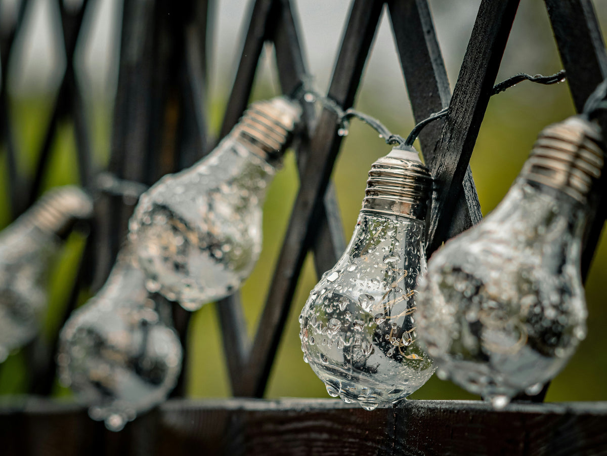 Choosing Solar Garden Gifts: A Practical Guide to Decorative Statues for Outdoor-Loving Friends and Family