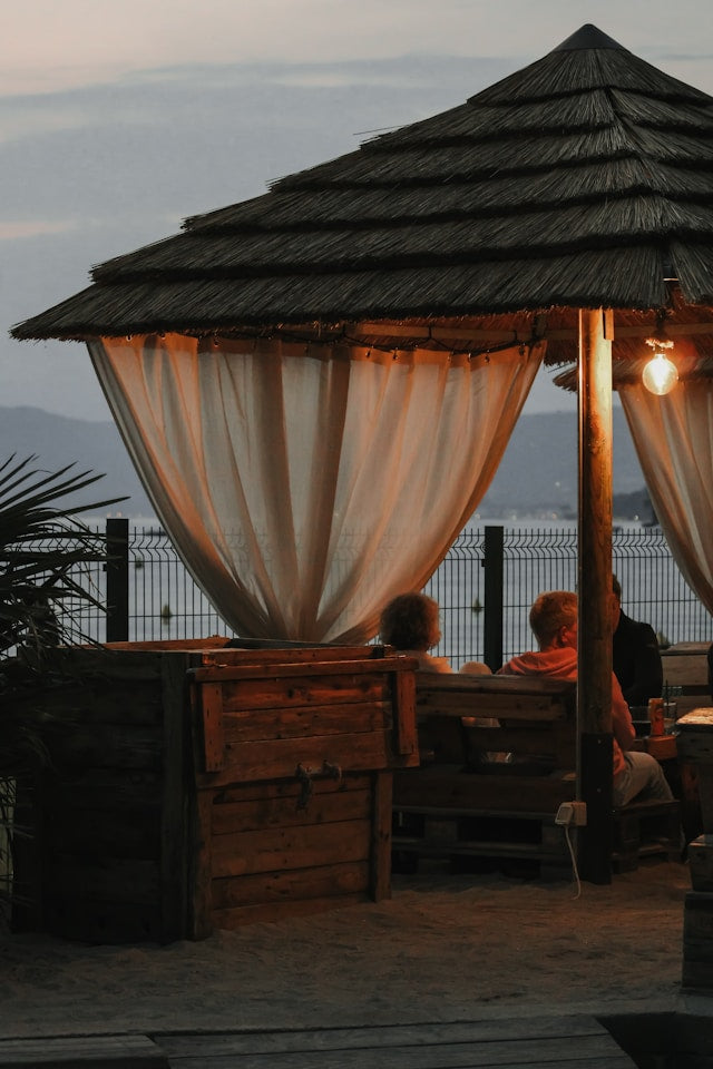 Improving Outdoor Comfort with Gazebo Screens
