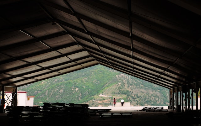 Choosing an Outdoor Shelter for Weddings and Parties