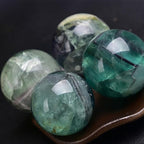 5-6CM/1.97-2.36inch Natural Fluorite Crystal Ball Hand Polished Fluorite Sphere Decorative Sphere Healing Crystals Ball Healing Stone Crafts Home Decor Ornament Gifts (50-60mm, Fluorite)