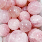 7-10CM/2.75-3.93inch Big Pink Crystal Ball Polished Natural Rose Quartz Sphere Decorative Sphere Healing Crystals Ball Healing Stone Crafts Home Decor Ornament Gifts