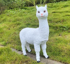 Outdoor Alpaca Statues, Courtyard Garden Decoration, Modern Minimalist Style Animal Ornaments, Sun Resistant and Waterproof Balcony Lawn Decoration, Creative Gifts (White)