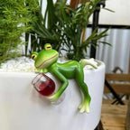OwMell Frog Statue for Garden, Green Frog Figurine for Outdoor Decor Yard and Garden Decoration Resin Sculpture - Drinking Red Wine