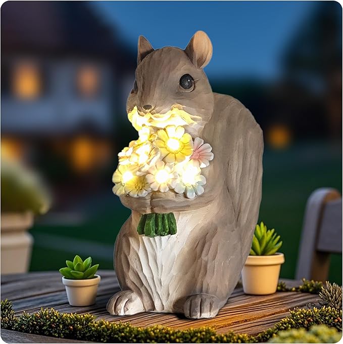 Solar Garden Squirrel Statue, Outdoor Resin Decor with Floral Accents, Resin Decorations Squirrel Figurine for Patio Lawn Porch Yard Ornaments for Mom Grandma Wife
