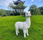 Outdoor Alpaca Statues, Courtyard Garden Decoration, Modern Minimalist Style Animal Ornaments, Sun Resistant and Waterproof Balcony Lawn Decoration, Creative Gifts (White)