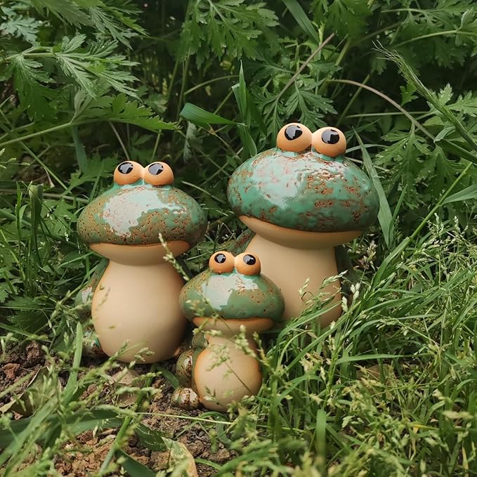Frog Statues for Garden, Ceramic Frog Garden Decor for Outside, Cute Outdoor Yard Decorations Set of 3, Yard Decorations Gifts for Women, Mom, Grandma, Family and Friends (Green)
