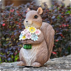 Solar Garden Squirrel Statue, Outdoor Resin Decor with Floral Accents, Resin Decorations Squirrel Figurine for Patio Lawn Porch Yard Ornaments for Mom Grandma Wife