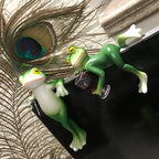 2 Pack Miniature Frog Figurines Decor Cute Resin Frog Statue Sculpture Garden Planter Pots Indoor Outdoor Patio Balcony Home Desk Lie and Stand