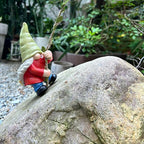 Hanging Gnome Garden Statue Decoration,Climbing Garden Gnomes Statue Figurine Ornament for Indoor Outdoor Home Garden Decor，Gift for Women,mom